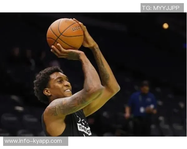 芬奇称赞麦丹在联防中的护筐核心地位全能表现是球队胜利的关键因素