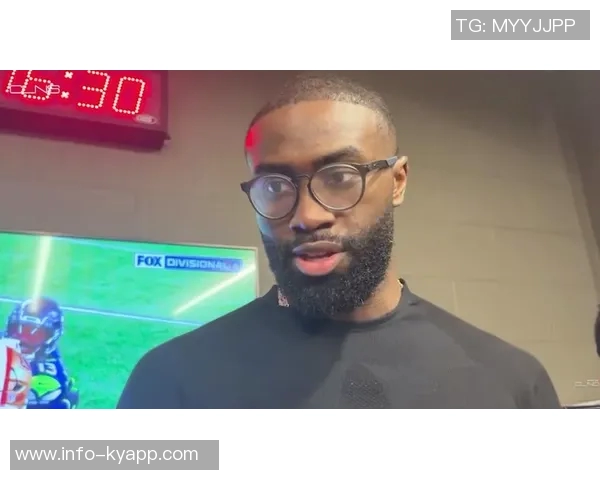 杰伦布朗称赞西蒙斯持续进步与积极心态表示对他的高度尊重