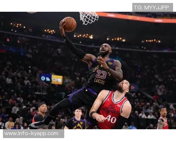 詹东再创佳绩同场砍下30分5篮板5助攻平历史纪录展现强大实力